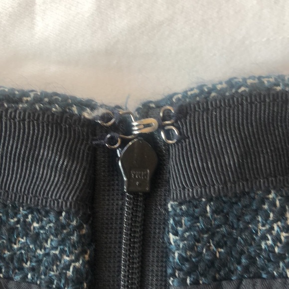 🌟 Ann Taylor Pencil Skirt, navy tweed, size 0P - Picture 4 of 6